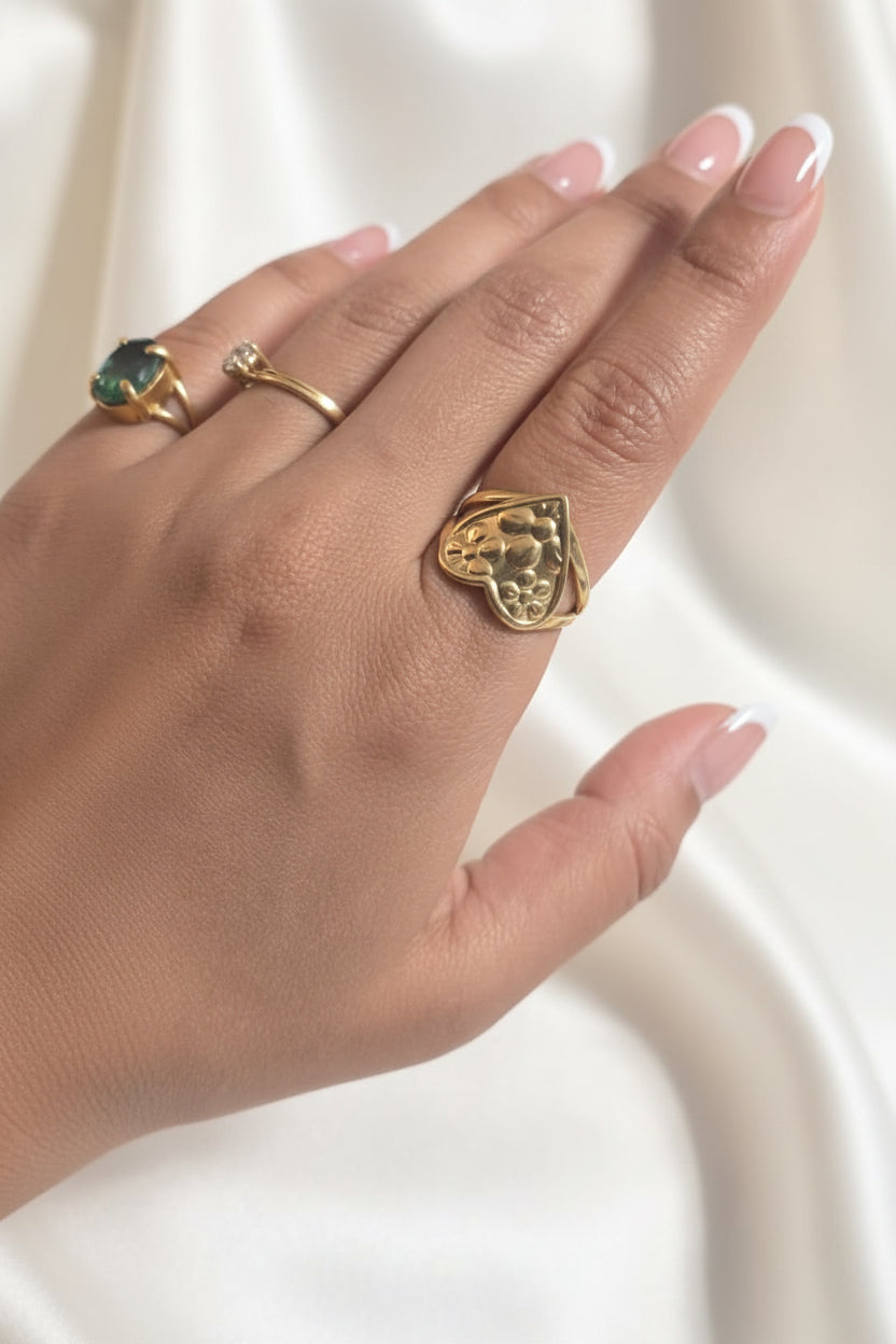 Flora Heart Ring